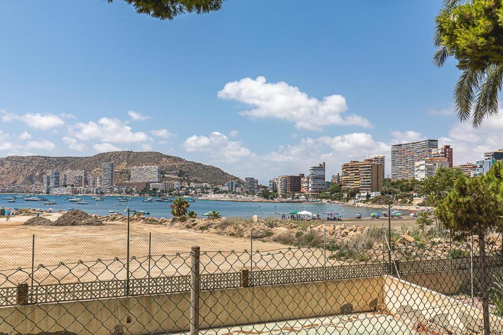 Apartament Lovely Flat On The Beach - Awesome View Alicante Zewnętrze zdjęcie